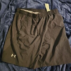 Under Armour heatgear black shorts